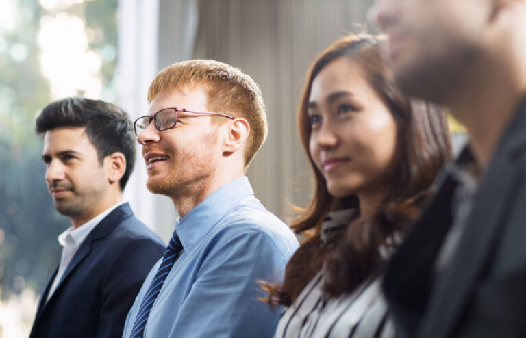 Audiens Tertarik dan Terpukau dengan Public Speaking Anda